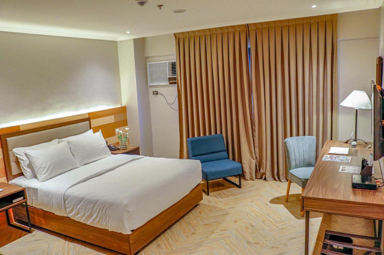 Acacia Hotel Bacolod Exteriör bild